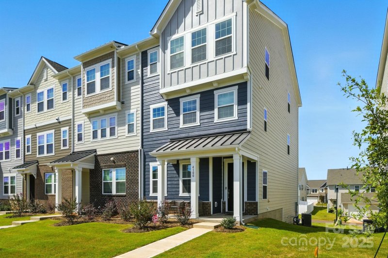 Property image 3 of 4100 Skyboat Circle in Elizabeth, Fort Mill, SC 29715