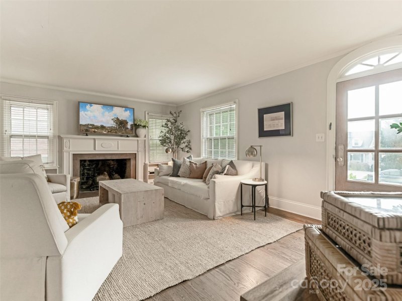 Property image 4 at 2837 Hillsdale Avenue, Charlotte, NC 28209