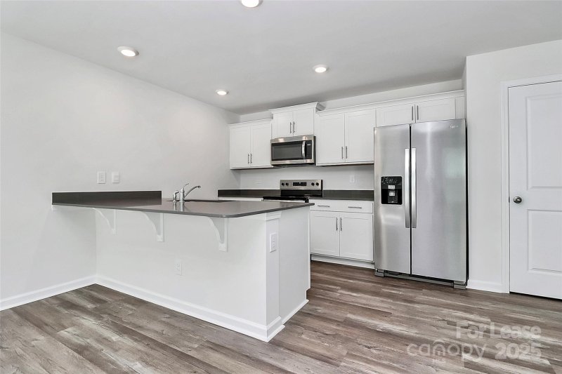 Property image 3 of 2927 Penninger Circle in Mallard Creek Towns, Charlotte, NC 28262