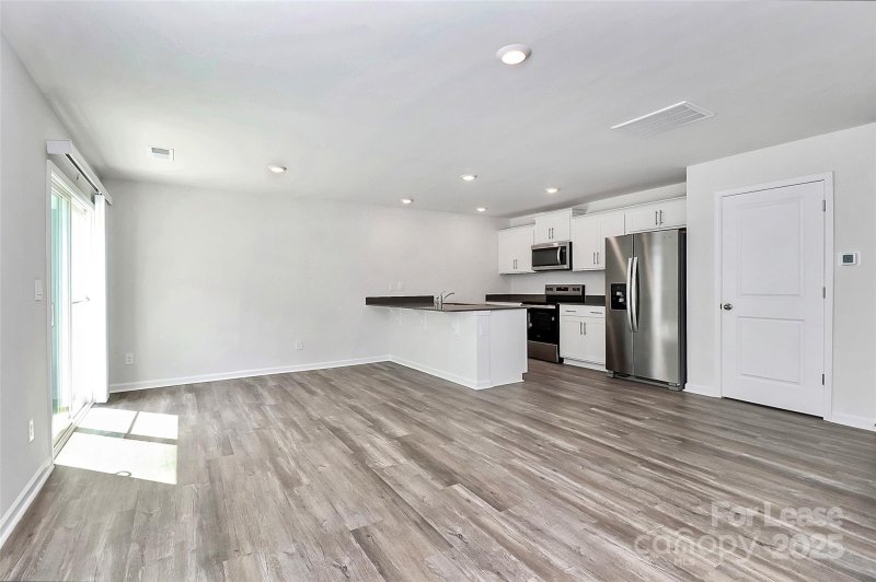 Property image 4 of 2927 Penninger Circle in Mallard Creek Towns, Charlotte, NC 28262