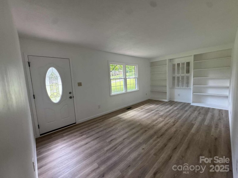 Property image 5 of 3586 Spring Valley Drive in Spring Valley Estates, Newton, NC 28658