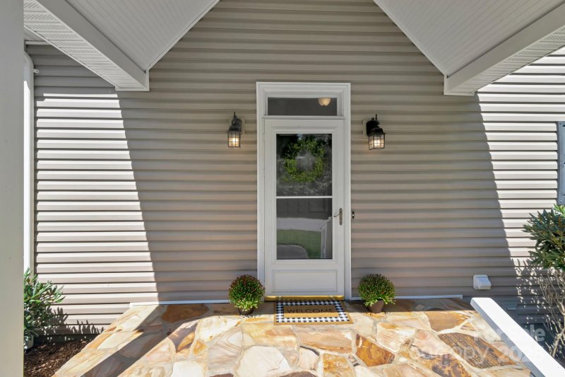 Property image 2 of 270 Creatwood Trail in Laurel Creek Townhomes, Vilas, NC 28692