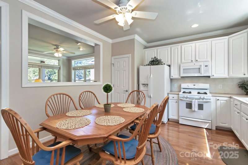 Property image 4 of 270 Creatwood Trail in Laurel Creek Townhomes, Vilas, NC 28692