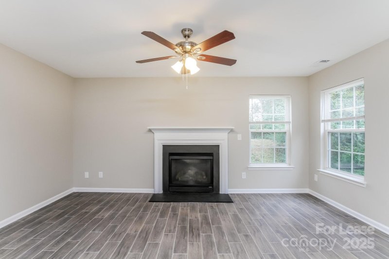 Property image 2 of 807 Swearngan Ridge Court in Kyliglen, Charlotte, NC 28216