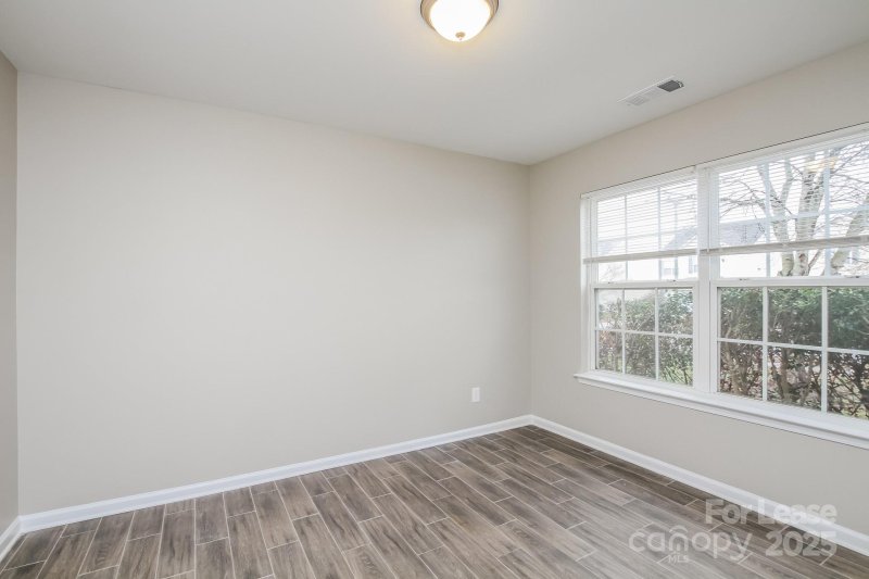 Property image 4 of 807 Swearngan Ridge Court in Kyliglen, Charlotte, NC 28216