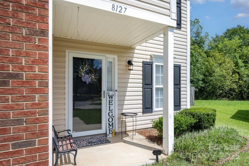 Property image 2 of 8127 Trotter Road in Fox Chase, Charlotte, NC 28216