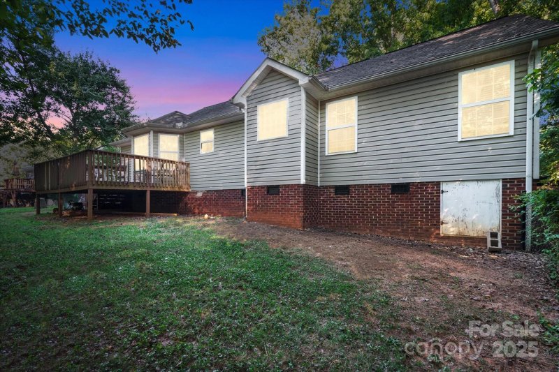 Property image 2 of 914 Ragin Lane in Ragin Estates, Rock Hill, SC 29732