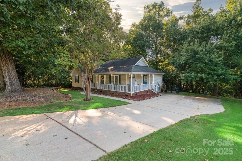 Property image 5 of 914 Ragin Lane in Ragin Estates, Rock Hill, SC 29732