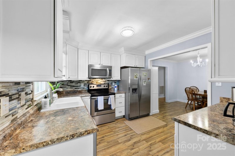 Property image 2 of 2411 Winterfield Drive in Autumn Acres, Gastonia, NC 28056