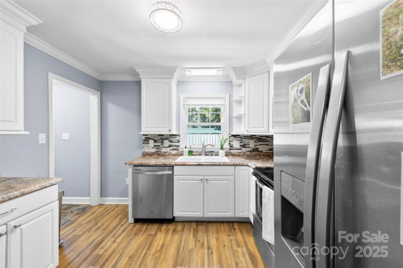 Property image 5 of 2411 Winterfield Drive in Autumn Acres, Gastonia, NC 28056