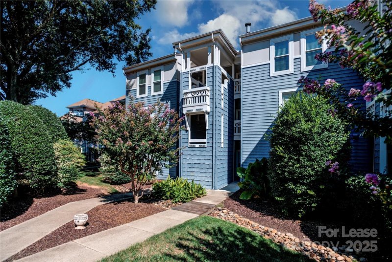 Property image 5 at 18663 Vineyard Point Lane, Cornelius, NC 28031