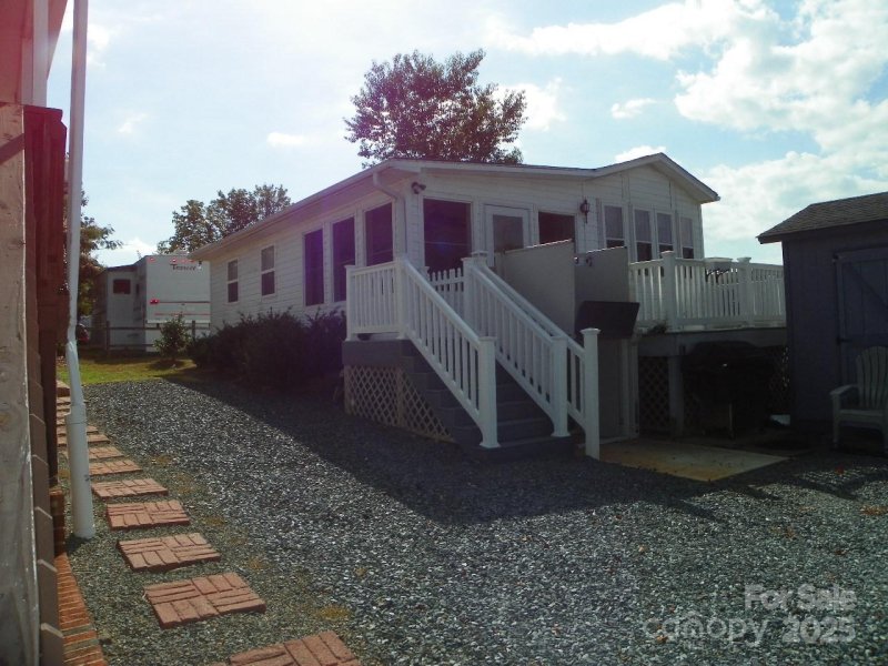 Property image 3 of 111 Scenic Lane in Badin Shores Resort, New London, NC 28127