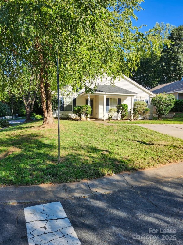 Property image 2 of 10648 Greatford Court in Cambridge, Charlotte, NC 28215