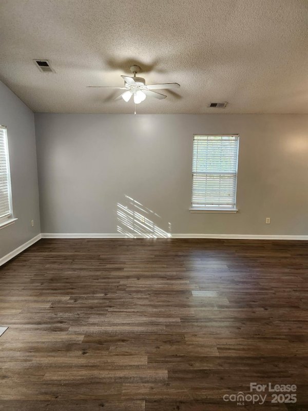 Property image 5 of 10648 Greatford Court in Cambridge, Charlotte, NC 28215