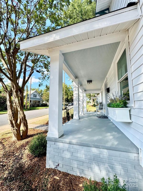 Property image 2 of 716 Spruce Street in Mooresville Mill Village, Mooresville, NC 28115