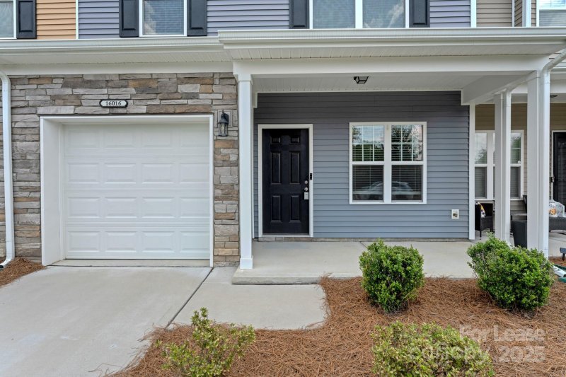 Property image 2 at 16016 Simril Court, Charlotte, NC 28278