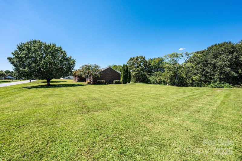 Property image 4 of 227 Robert Keever Road in Keever Estates, Stanley, NC 28164