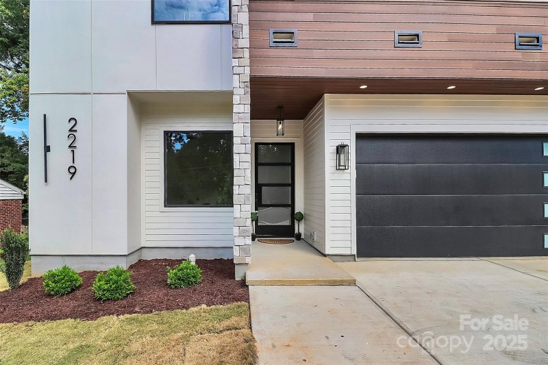 Property image 2 at 2219 Shamrock Drive, Charlotte, NC 28205