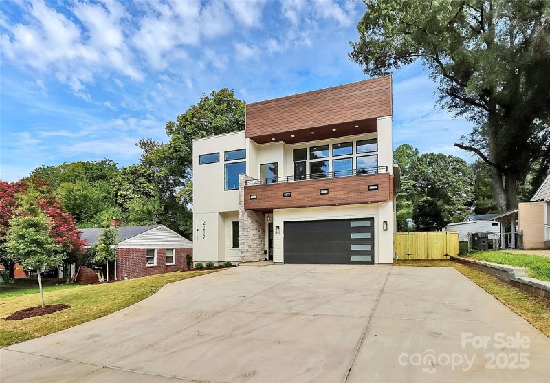 Property image 4 at 2219 Shamrock Drive, Charlotte, NC 28205