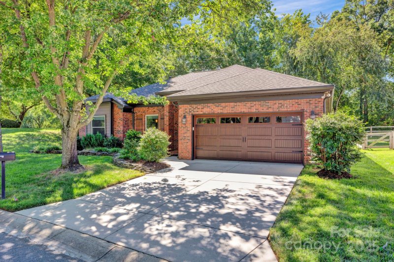 Property image 2 at 211 Southhaven Drive, Mooresville, NC 28117