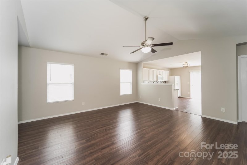 Property image 4 of 3626 Charterhall Lane in Buckleigh, Charlotte, NC 28215