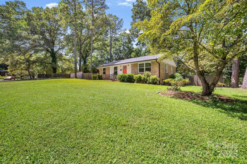 Property image 3 of 3747 Mckelvey Street in Shamrock Hills, Charlotte, NC 28215