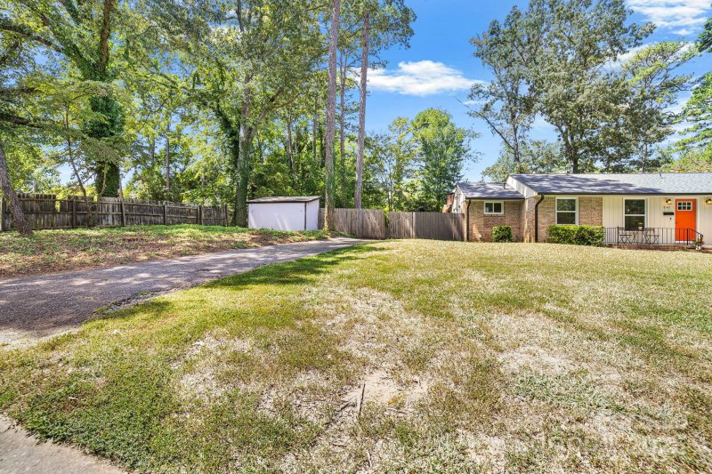 Property image 5 of 3747 Mckelvey Street in Shamrock Hills, Charlotte, NC 28215