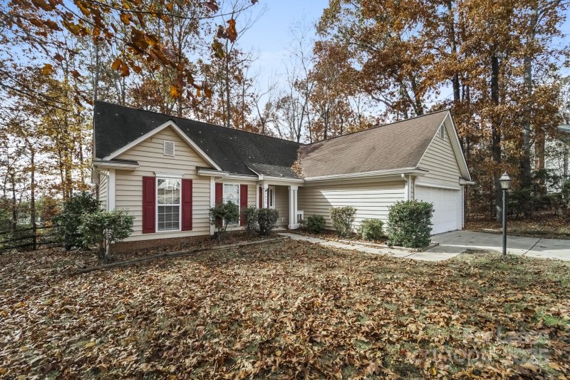 Property image 2 at 7052 Hunters Bluff Drive, Denver, NC 28037