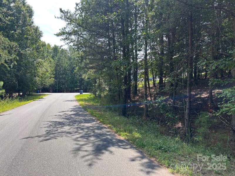 Property image 3 of 4 6 Waterford Court in The Greens, Granite Falls, NC 28630