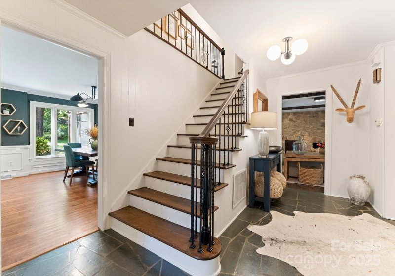 Property image 3 of 3232 Colony Road in Barclay Downs, Charlotte, NC 28211