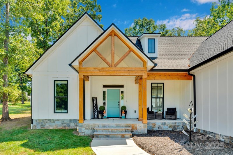 Property image 4 of 2754 Emperor Street in Rachels Vineyard, Claremont, NC 28610