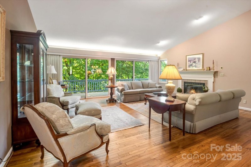 Property image 3 of 2240 E Cumming Woods Lane in Cummings Cove, Hendersonville, NC 28739