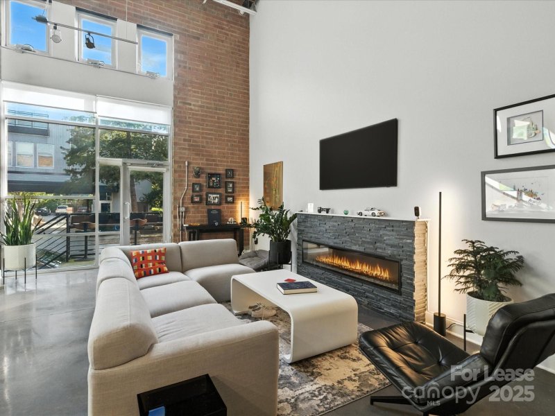 Property image 5 of 915 Westmere Avenue in Skybox, Charlotte, NC 28208