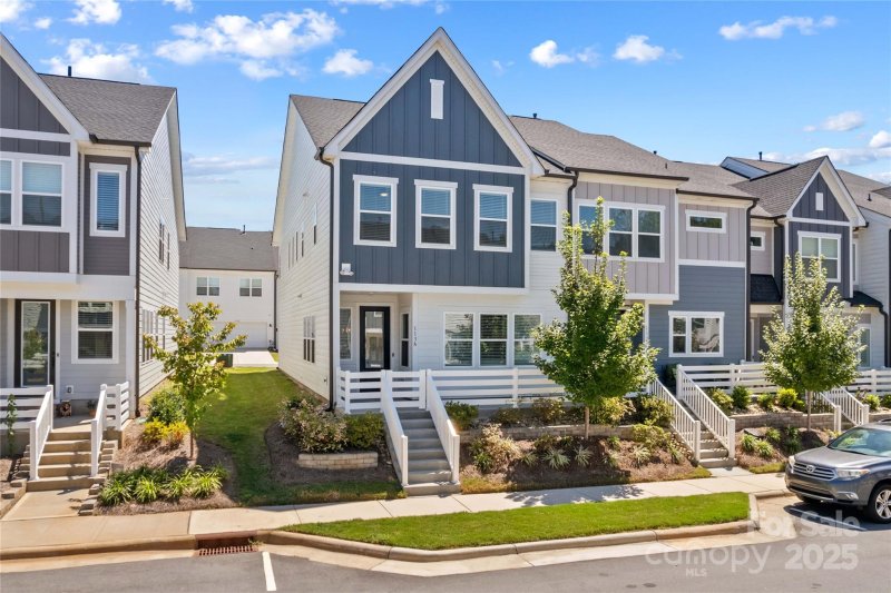 Forest Lake, Mooresville Community