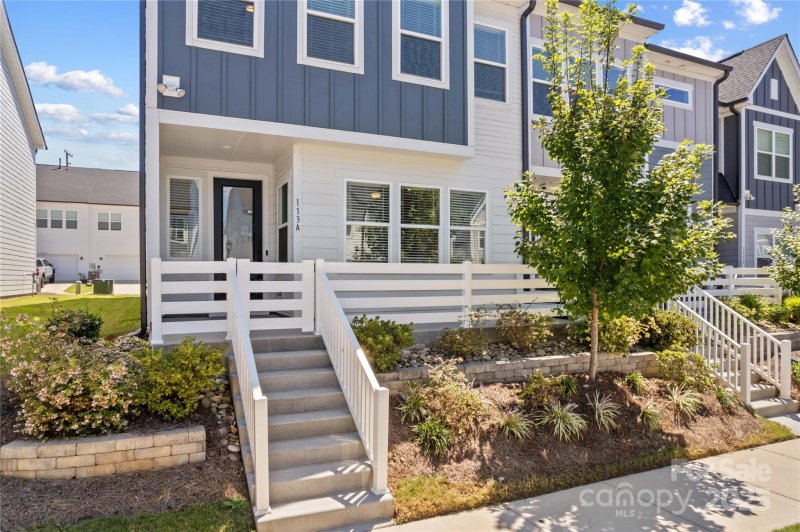 Property image 2 of 113 Isleworth Avenue in Forest Lake, Mooresville, NC 28117