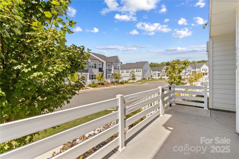 Property image 4 of 113 Isleworth Avenue in Forest Lake, Mooresville, NC 28117