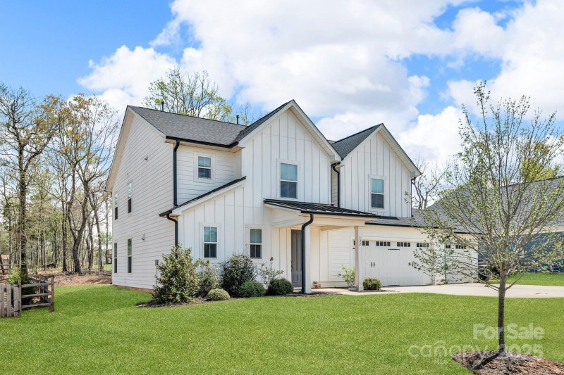 Sanders Ridge, Troutman Community