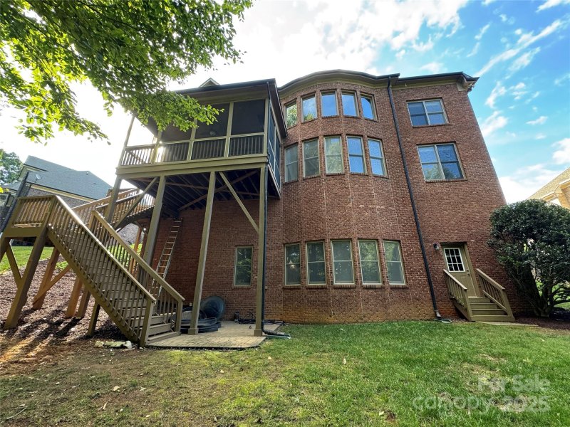 Property image 2 of 10817 Emerald Wood Drive in Skybrook, Huntersville, NC 28078