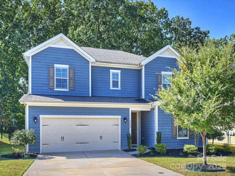 Beckett Cove, Charlotte Community