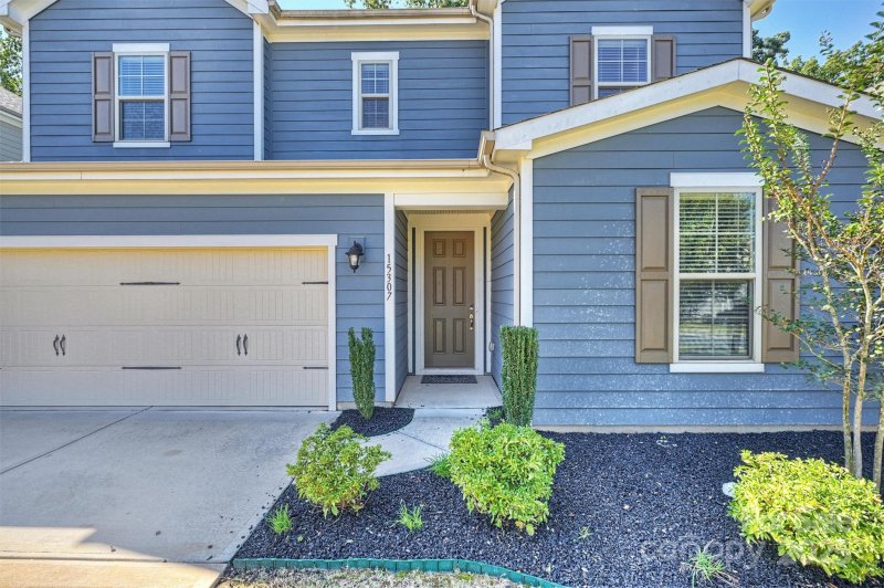 Property image 2 of 15307 Autumn Sage Drive in Beckett Cove, Charlotte, NC 28278