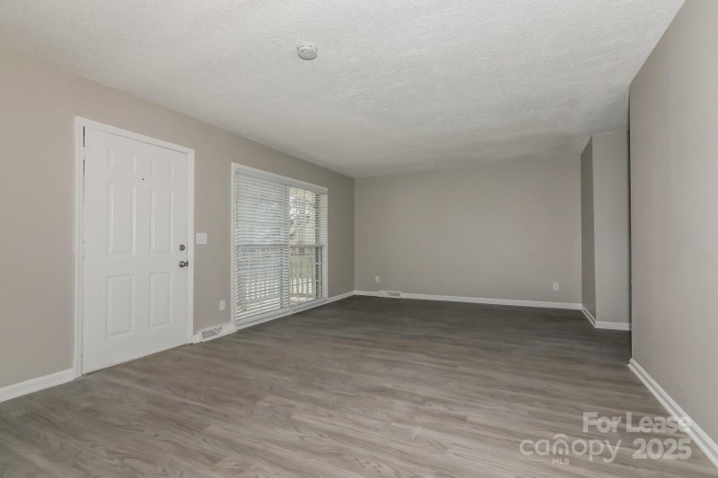 Property image 3 of 319 Cedarwood Lane in Forest Park, Matthews, NC 28104