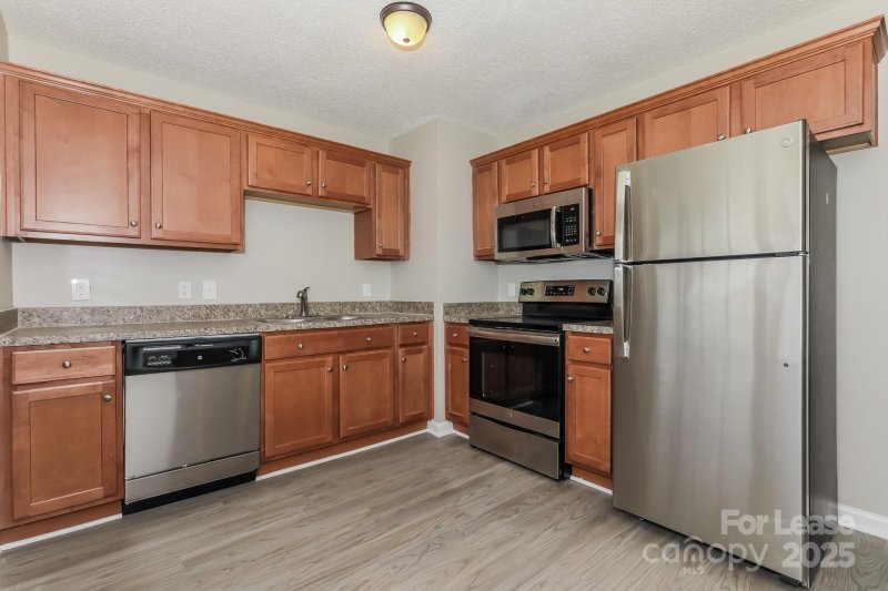 Property image 5 of 319 Cedarwood Lane in Forest Park, Matthews, NC 28104