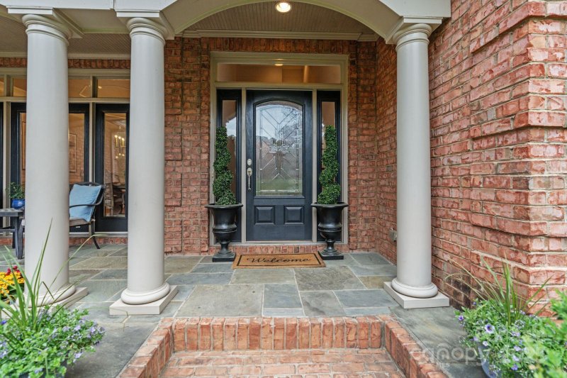 Property image 3 of 8915 Linden Grove Court in Northview Harbour, Sherrills Ford, NC 28673