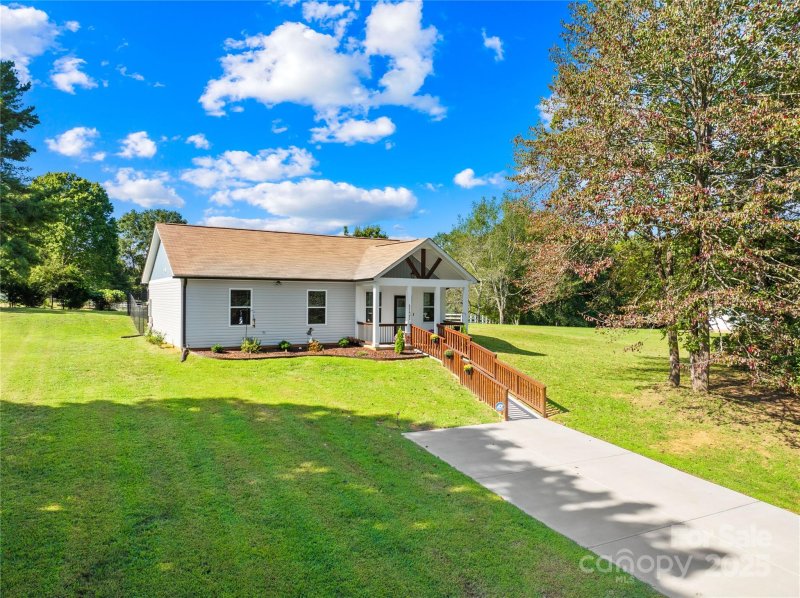 3121 Suffolk Drive