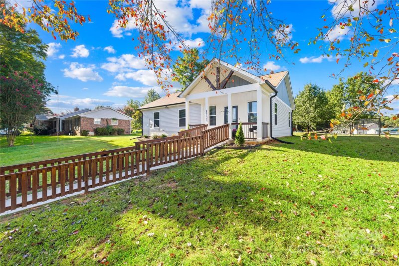 Property image 2 of 3121 Suffolk Drive in Brittain Village, Shelby, NC 28152