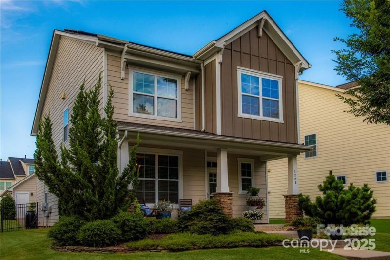 1706 Woodward Avenue