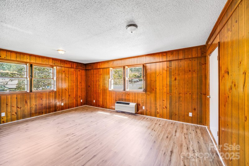 Property image 2 of 830 Cabaniss Drive in Eastway Heights, Shelby, NC 28150