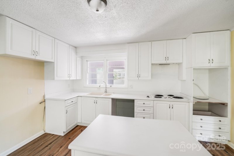 Property image 4 of 830 Cabaniss Drive in Eastway Heights, Shelby, NC 28150