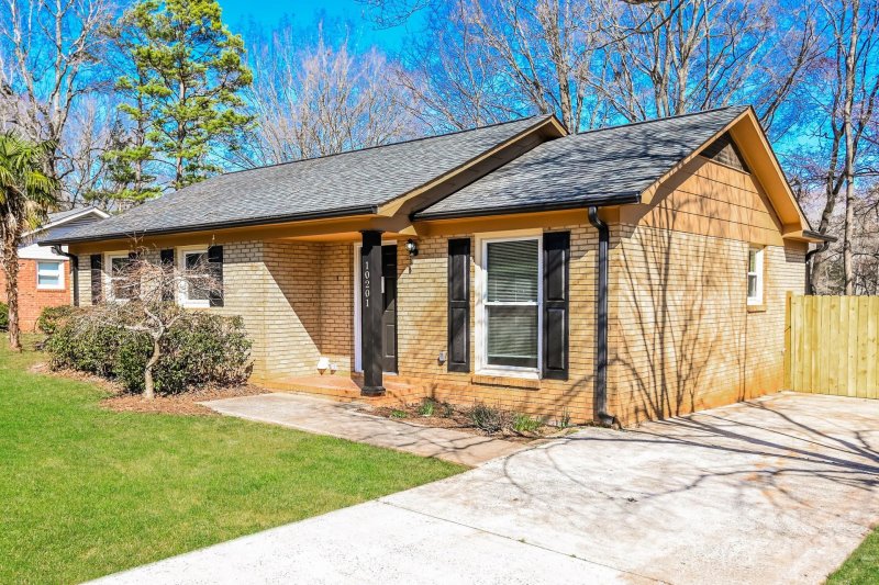 Property image 2 at 10201 Arbordale Avenue, Charlotte, NC 28215