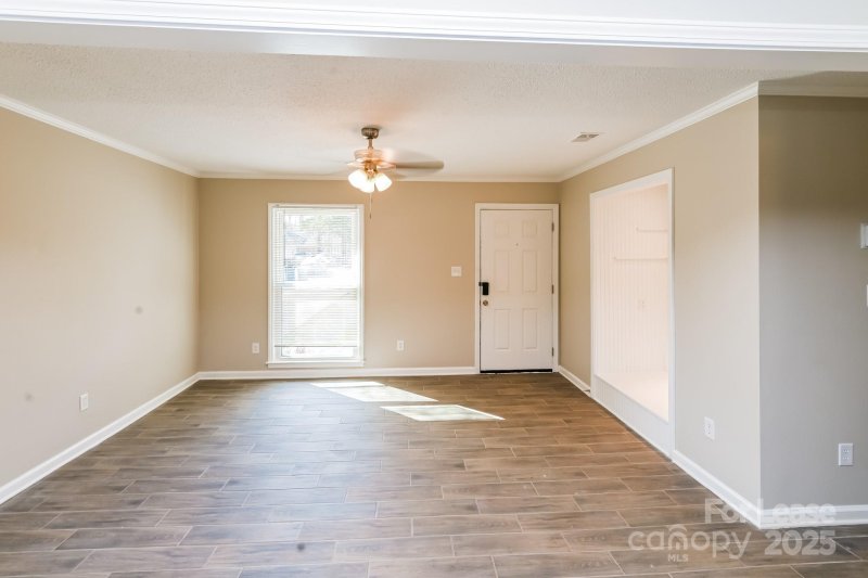 Property image 3 at 10201 Arbordale Avenue, Charlotte, NC 28215